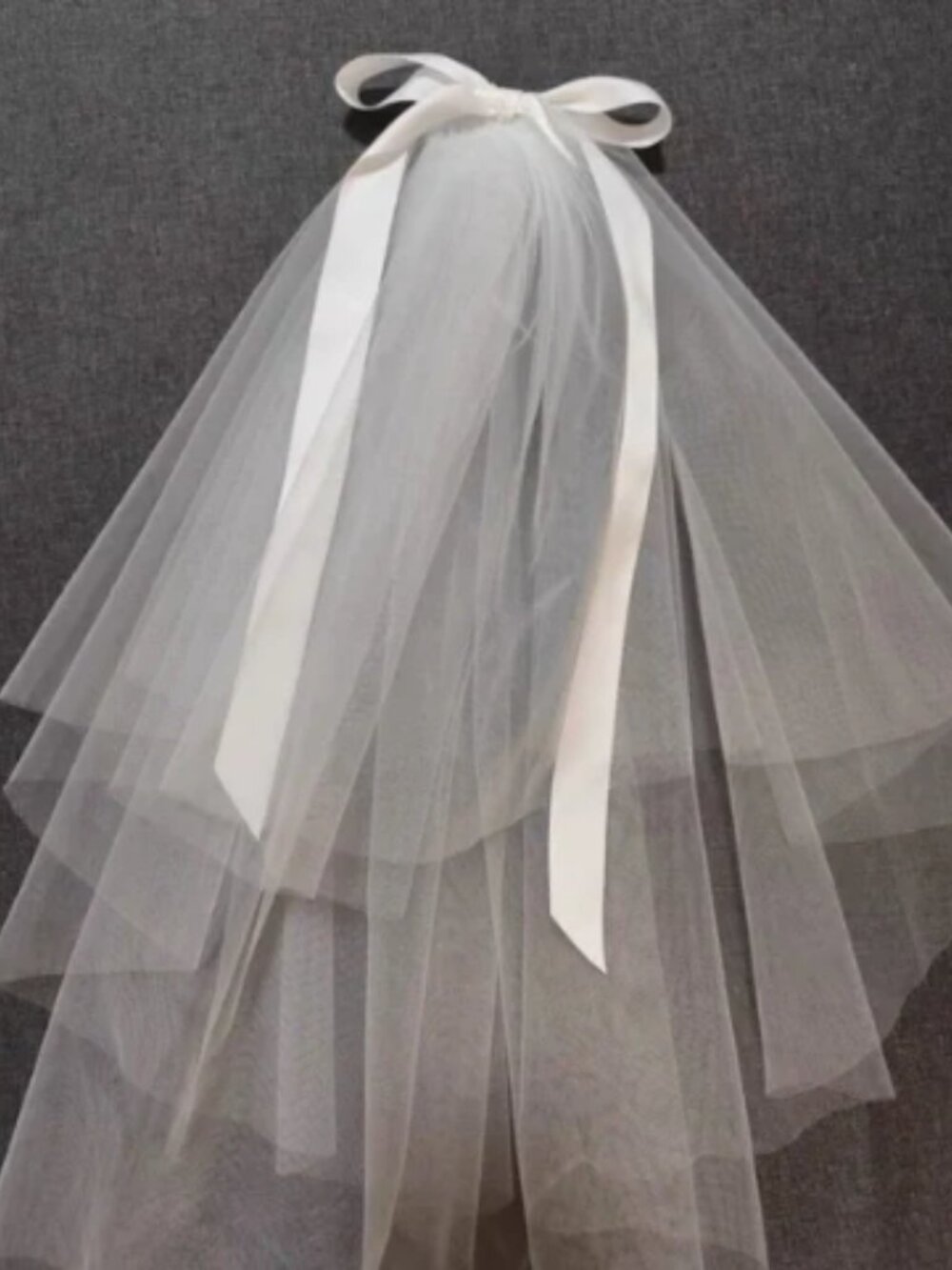 Short Wedding Veil with Silk Bow - Picture 3 of 6